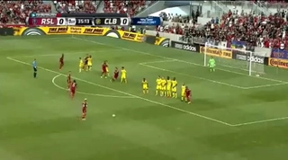 Tuyệt tác phối hợp đá phạt thành bàn