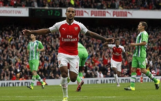 Video clip bàn thắng: Arsenal 1-0 Wolfsburg (Emirates Cup 2015)