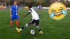 Video clip bóng đá hài: Những tình huống cầu thủ tự đá bóng vào mặt