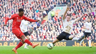 Những màn đại chiến đáng nhớ giữa M.U vs Liverpool