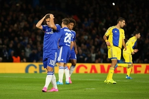 Chiêm ngưỡng màn sút 11m bắn chim siêu thảm họa của ngôi sao Eden Hazard