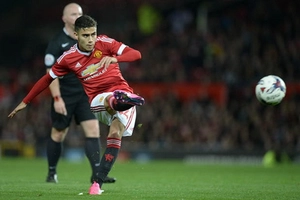 Sao trẻ M.U lập siêu phẩm bàn thắng từ chấm phạt góc