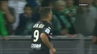 Cựu sao Premier League solo ghi bàn như Messi