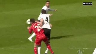 Những màn va chạm nảy lửa ở đại chiến màu Đỏ Liverpool vs M.U