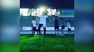 Hotgirl biểu diễn kỹ thuật xử lý bóng cực đỉnh