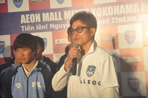 Tiền vệ Tuấn Anh gây ấn tượng ở bài tập đối kháng của CLB Yokohama