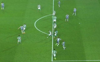 Cận cảnh bàn thắng việt vị mười mươi của Benzema trận Betis 1-1 Real Madrid