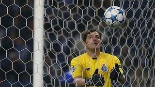 Sai lầm ngớ ngẩn của thủ môn vĩ đại Iker Casillas