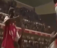 Clip tổng hợp những hành động khó đỡ của hậu vệ Eboue