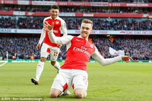 Video clip bàn thắng: Arsenal 2-1 Burnley (Vòng 4 FA Cup 2015/16)