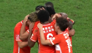 Tiền đạo tuyển Italia lập siêu phẩm tại Trung Quốc