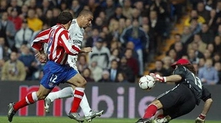 Nhớ lại siêu phẩm của Người ngoài hành tinh Ronaldo ở derby Madrid