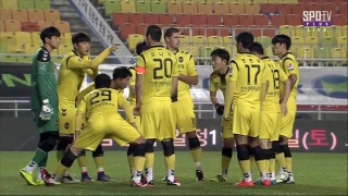 Tiền vệ Xuân Trường thi đấu ra sao ở trận Suwon 3-2 Incheon