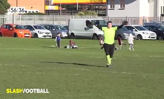 Clip siêu độc: 2 thủ môn cùng ghi bàn trong 1 trận đấu