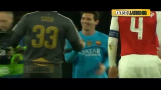 Clip độc: Petr Cech chúc mừng Messi vì lần đầu bị M10 hạ gục