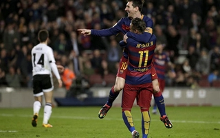 Bàn thắng phối hợp ban bật siêu đỉnh cao của Barca ở trận thắng Valencia