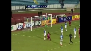 Màn cứu thua không thể tin nổi của siêu thủ môn