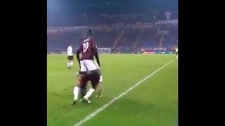 Cầu thủ lầy nhất 2016: Phạm lỗi xong còn cưỡi lên lưng đối phương