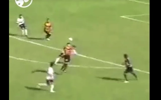 Tư thế ghi bàn độc nhất vô nhị