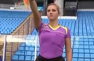 Hình ảnh nữ trọng tài quyến rũ nhất thế giới