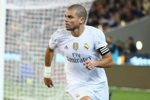 Messi hãy cứ để Pepe lo