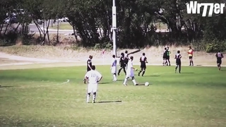 Tuyển tập những lần cầu thủ và trọng tài chia sẻ tình cảm