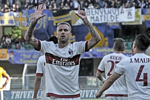 Video clip bàn thắng: Hellas Verona 2-1 AC Milan (Vòng 35 Serie A 2015/2016)