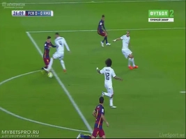 Messi xứng đáng được hưởng 11m hay trọng tài đã nương tay với Ramos?