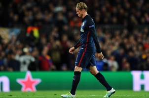 Mưa thẻ vàng đổ xuống Nou Camp ở trận đấu Barca 2-1 Atletico