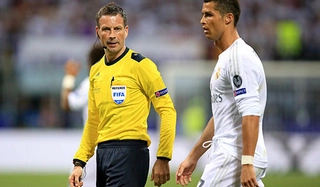 Mark Clattenburg: Vết nhơ của trận chung kết cúp C1 Real vs Atletico