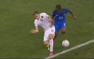 Sao trẻ Coman xoay compa điệu nghệ như huyền thoại Zidane