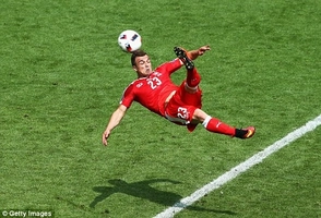 Video clip bàn thắng: Thụy Sỹ 1-1 (pen 4-5) Ba Lan (Vòng 1/8 Euro 2016)