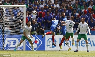 Siêu phẩm đánh đầu của Griezmann trận Pháp 2-1 CH Ireland