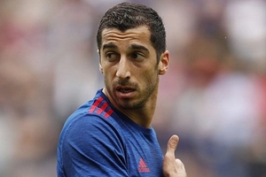 Tiền vệ Mkhitaryan đã ra mắt M.U ra sao