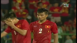 Cầu thủ U16 Việt Nam khóc nức nở sau khi thua trên chấm luân lưu 11m