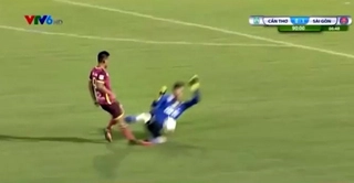 Pha bóng bạo lực mới nhất tại V-League 2016