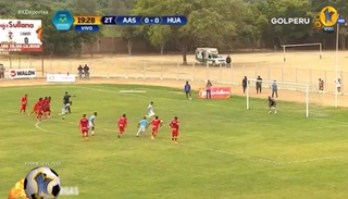 Bắt chước đá 11m kiểu Messi - Suarez và cái kết đau đớn