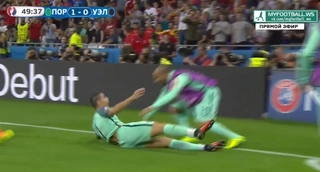 Ronaldo đánh đầu mở tỷ số trận BĐN vs Wales