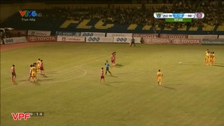 Chết cười với pha dàn xếp đá phạt lỗi của Thanh Hóa