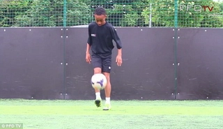 CĐV Arsenal phát cuồng với thần đồng 12 tuổi của đội bóng