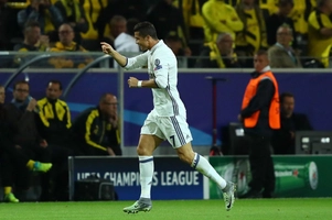 Những cú sút phạt lái bóng khủng khiếp nhất trong lịch sử