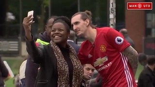 Anh chàng CĐV MU giống hệt Ibra