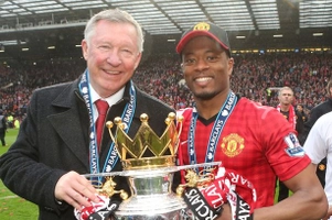 Hậu vệ Evra làm clip xúc động chúc mừng sinh nhật thầy cũ Sir Alex