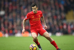 Tiền vệ Coutinho thất bại trong thử thách bắt chước huyền thoại Gerrard