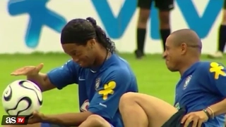 Ronaldinho và những tuyệt kỹ ít người biết đến