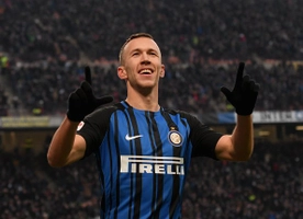 Inter Milan 5-0 Chievo: Hattrick của Perisic đưa Nerazzurri lên ngôi đầu