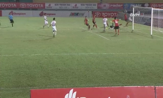 Tiền đạo Công Phượng ghi bàn mở tỷ số trận Long An vs HAGL