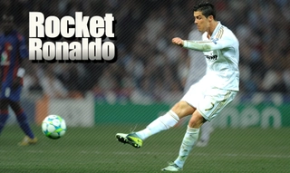 Những cú sút xa thành bàn kinh điển của làng bóng đá thế giới