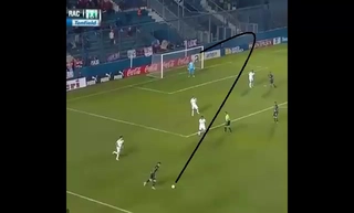 Cú sút vòng cung như trong truyện tranh Jindo là đây chứ đâu