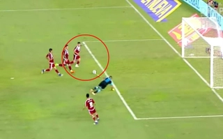 Pha bỏ lỡ bàn thắng trong truyền thuyết